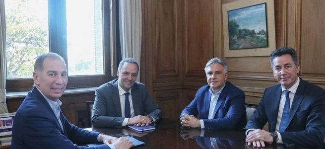 Diego Santilli recibió a otra tanda de gobernadores dialoguistas y prepara rally por las provincias