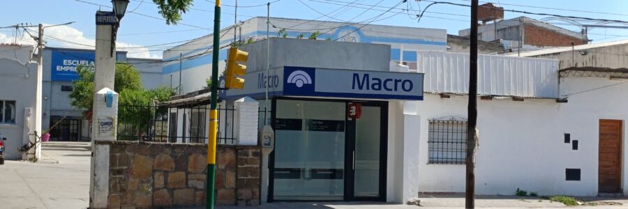 Banco Macro inauguró un nuevo lobby de cajeros automáticos en el Centro Cultural Dino Saluzzi