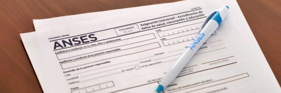 La ANSES dejará de retener el 20% de la AUH: ya no será obligatorio presentar la libreta sanitaria