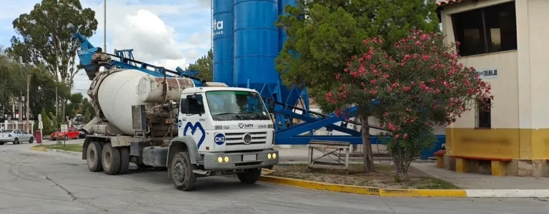 Con personal y recursos propios, se realizaron obras en más de 75 barrios de la ciudad