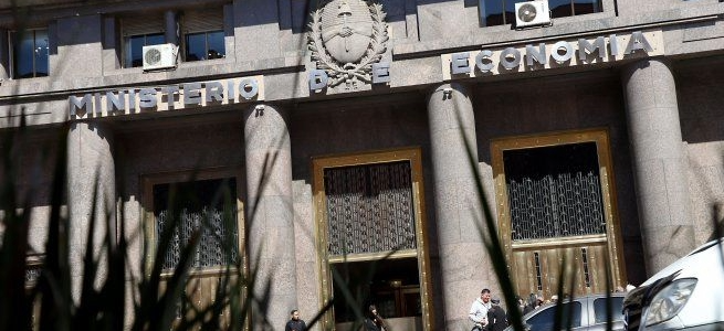 Gobierno vuelve a los mercados globales de deuda: lanza un bono en dólares a cuatro años al 6,5%