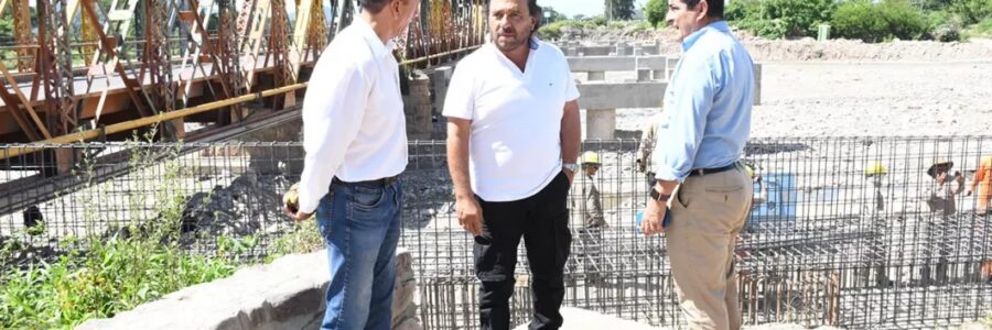 El gobernador Sáenz supervisó la construcción de los nuevos puentes sobre el río Vaqueros y su circunvalación
