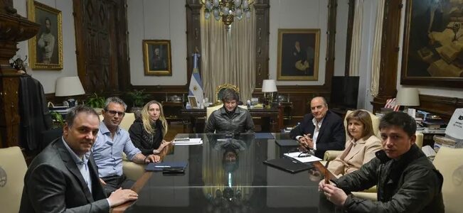 Reforma laboral: el Gobierno discute su estrategia en una nueva reunión de la mesa política