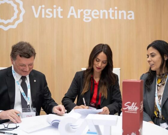 Salta firmó un convenio de colaboración con la Cámara Argentina de Turismo en el marco de FITUR