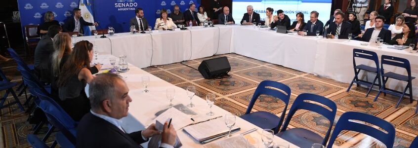 Bullrich comenzará las reuniones con los dialoguistas por la reforma laboral: los reclamos y las negociaciones