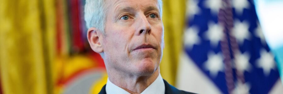 Estados Unidos afirma que controlará la venta del petróleo de Venezuela de manera “indefinida”