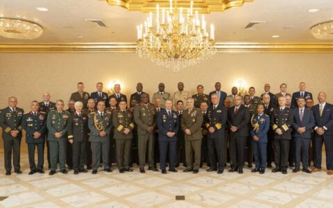 Argentina participa de una cumbre de jefes militares convocada por Estados Unidos en Washington