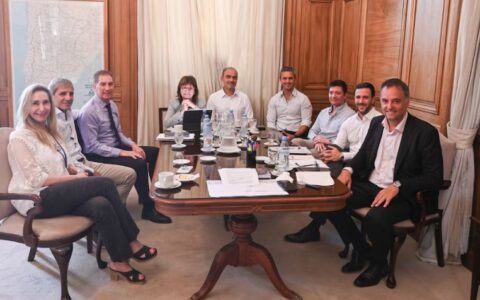 Reforma laboral: el Gobierno aceptó eliminar el artículo de las licencias médicas, tras la presión de los bloques aliados