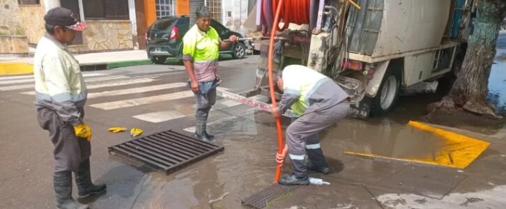 La Municipalidad continúa asistiendo a los vecinos afectados por la lluvia