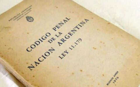 Viudas negras, maltrato animal y deudores alimentarios: buscan sumar nuevos delitos al Código Penal