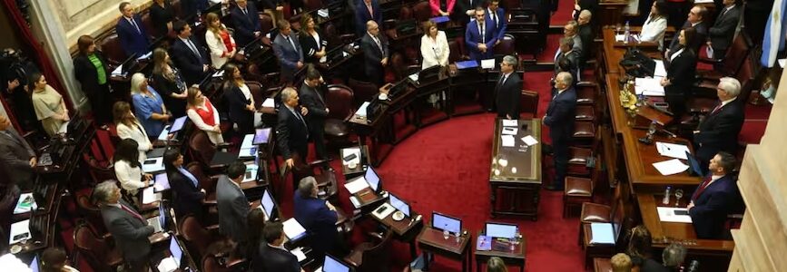 Los senadores pasarán a cobrar $11,5 millones en bruto, pero La Libertad Avanza no acepta el aumento