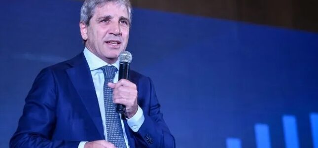 «Corrección de precios relativos»: la explicación de Luis Caputo sobre por qué la inflación no desacelera