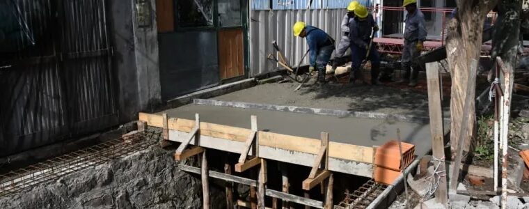Avanza a buen ritmo la reconstrucción del canal pluvial del Pasaje Miramar