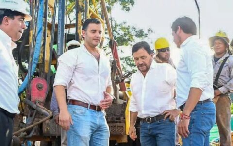 El gobernador Sáenz supervisó el avance de un nuevo pozo de agua que reforzará el sistema de Tartagal