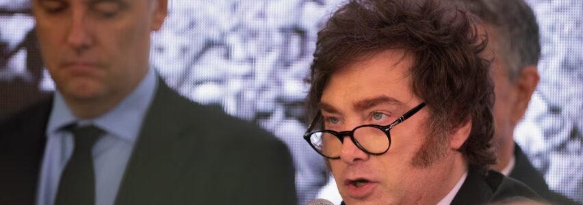 Milei sostiene a Adorni, busca retomar el control de la agenda política y enfrenta la ofensiva de la oposición