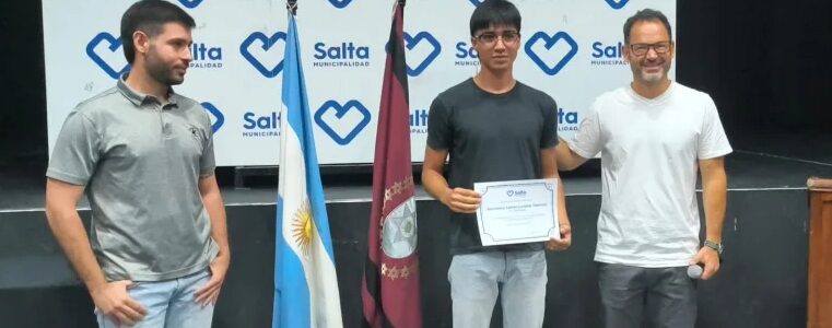 Adultos 2000: el municipio celebra nuevos egresados y lanza más inscripciones