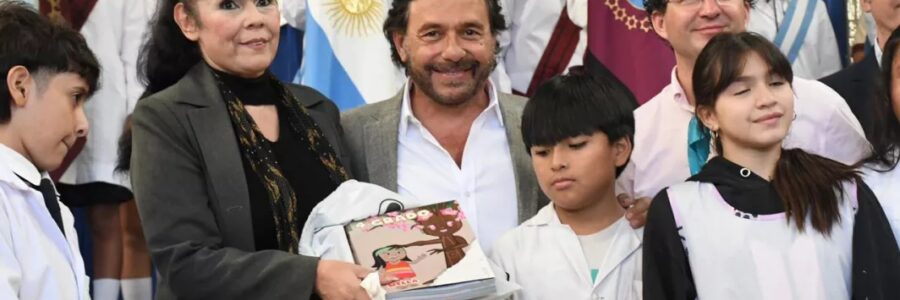 Sáenz inició la distribución de kits y manuales escolares en toda la provincia y reafirmó su defensa del federalismo