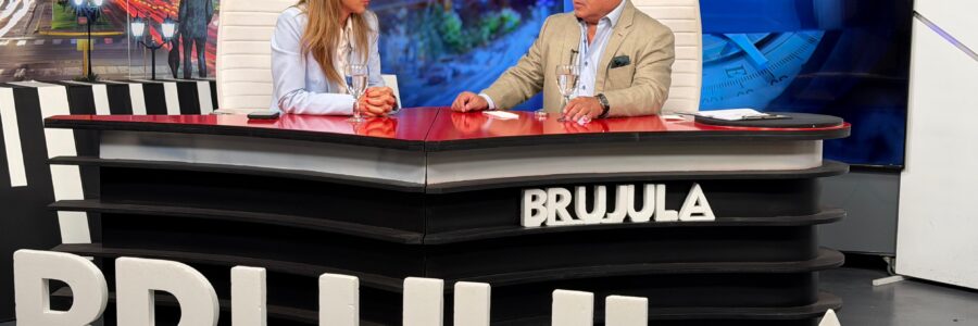 BRÚJULA CON FLAVIA ROYÓN