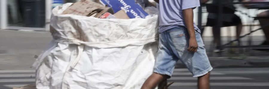 La pobreza cayó al 28,2% en el segundo semestre de 2025 y afectó a 13,1 millones de argentinos