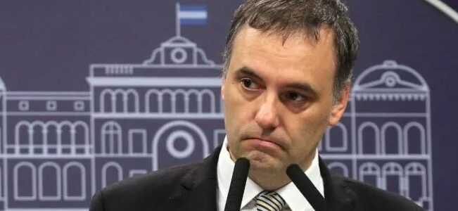 Avanza la causa contra Manuel Adorni: piden levantar su secreto bancario y suman cinco testigos