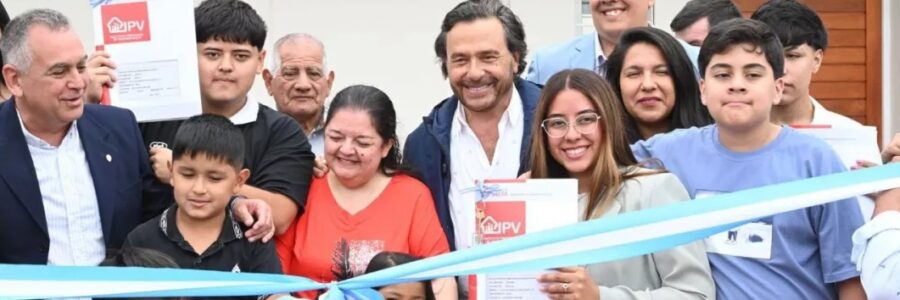 En Apolinario Saravia, el Gobernador encabezó la entrega de 40 viviendas reactivadas con fondos provinciales
