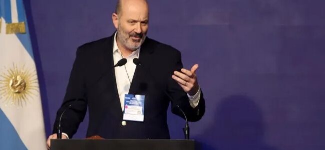 Federico Sturzenegger justificó los despidos en el Servicio Meteorológico y planteó una reforma total del organismo