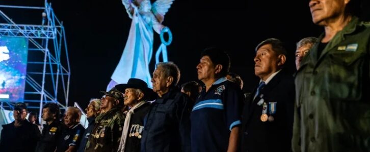 Homenaje y emoción en la Vigilia Patriótica del Campo de la Cruz