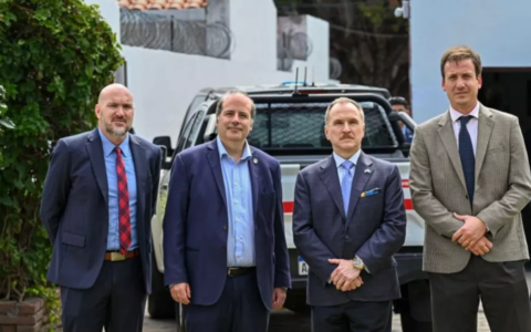 El Embajador de Estados Unidos visitó la base operativa del GOCNOA