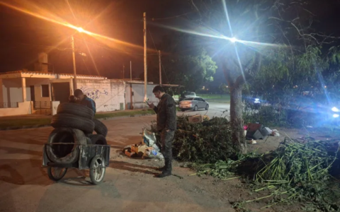 Multan a personas por arrojar residuos en la vía pública