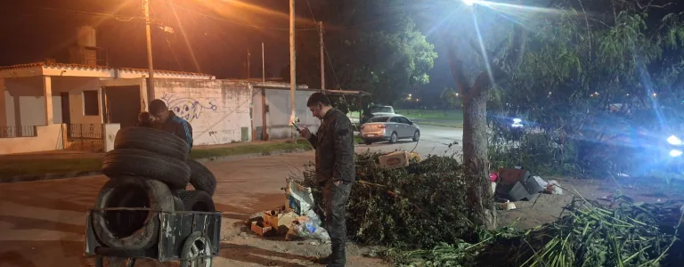 Multan a personas por arrojar residuos en la vía pública