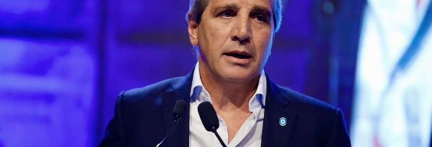 Luis Caputo adelantó que la inflación de marzo estará por arriba del 3%