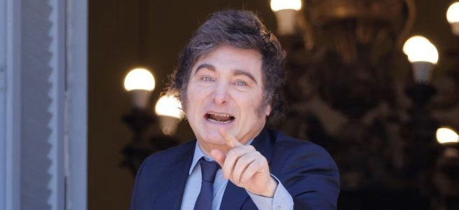 Javier Milei redobló sus críticas a la prensa, pero aseguró: «Nunca hubo tanta libertad de expresión como hoy»