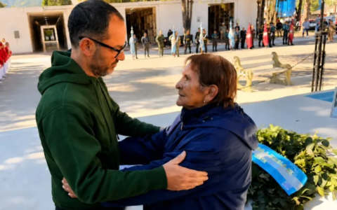 Justicia y memoria: 3 héroes de Malvinas descansan en un mausoleo en su honor