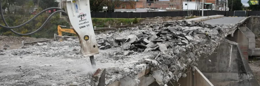Avanza a buen ritmo el trabajo de demolición del viejo puente de Santa Lucía