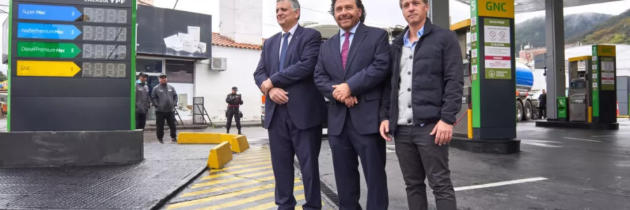 El gobernador Sáenz y el CEO de YPF inauguraron en Salta la primera RefiPlus del país