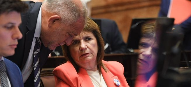 La oposición y los aliados le dieron un ultimátum a Manuel Adorni en el Senado