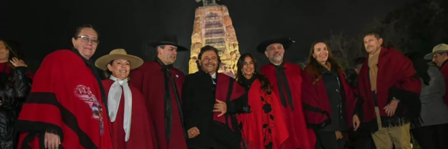 Salta honró a Güemes en la tradicional Guardia bajo las Estrellas encabezada por Sáenz