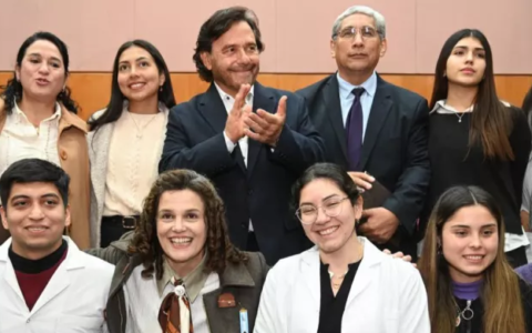 Sáenz anunció becas para estudiantes de Medicina y una inversión de $2 mil millones para fortalecer las escuelas técnicas