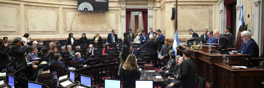 Sin quórum y con acusaciones cruzadas: cómo el Gobierno frenó la sesión en el Senado y evitó el pedido de interpelación a Adorni