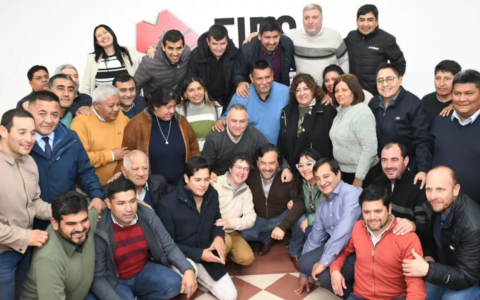 Sáenz llamó a defender el federalismo junto a los intendentes: “Hay una Argentina que tiene todo y otra a la que le falta mucho”