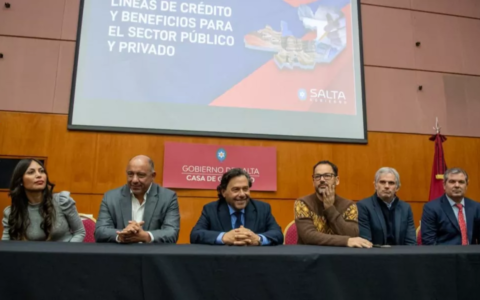 El gobernador Sáenz anunció un paquete de medidas de estímulo económico con créditos, beneficios para el consumo y alivio financiero