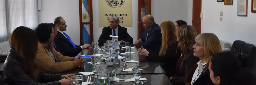 Gobierno, Universidad y la Embajada de Arabia Saudita planifican intercambio académico, tecnológico y cultural