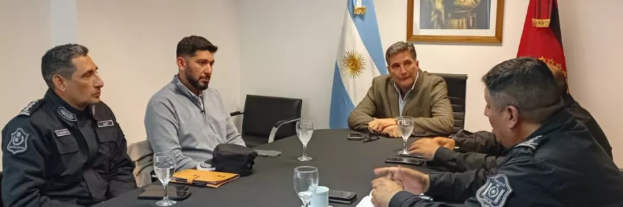 Primera reunión entre las nuevas autoridades de Seguridad y la cúpula policial