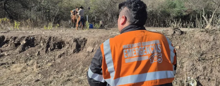 La Municipalidad multó a un hombre que intentaba quemar basura en pastizales