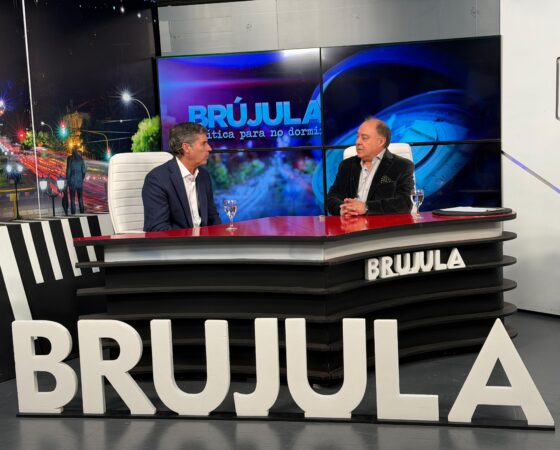 BRÚJULA CON ALEJADNRO PATRÓN COSTAS, PTE. DEL PARTIDO DE LA RECONQUISTA