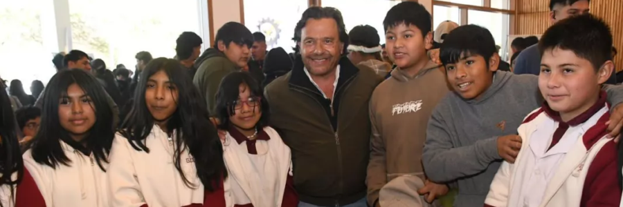 Sáenz en la Expo Cafayate: “Seguimos generando oportunidades para que los jóvenes estudien, se capaciten y construyan su futuro en Salta”