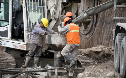 Comenzó la colocación de hormigón en los pilotes del nuevo puente de Santa Lucía