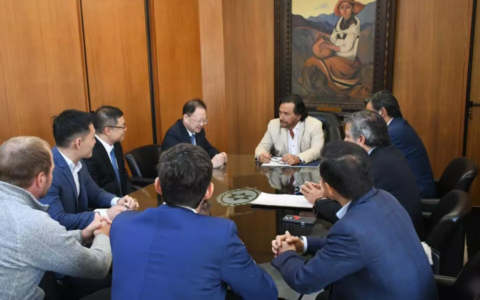 El Gobernador se reunió con las máximas autoridades de Ganfeng Lithium que proyecta ampliar sus inversiones en Salta