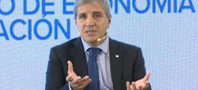 Luis Caputo viajó a Estados Unidos para participar de la cumbre del G20 y buscará reunirse con Scott Bessent