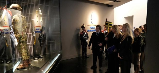 Javier Milei inauguró el nuevo Museo Interactivo de Granaderos a Caballo «General San Martín»